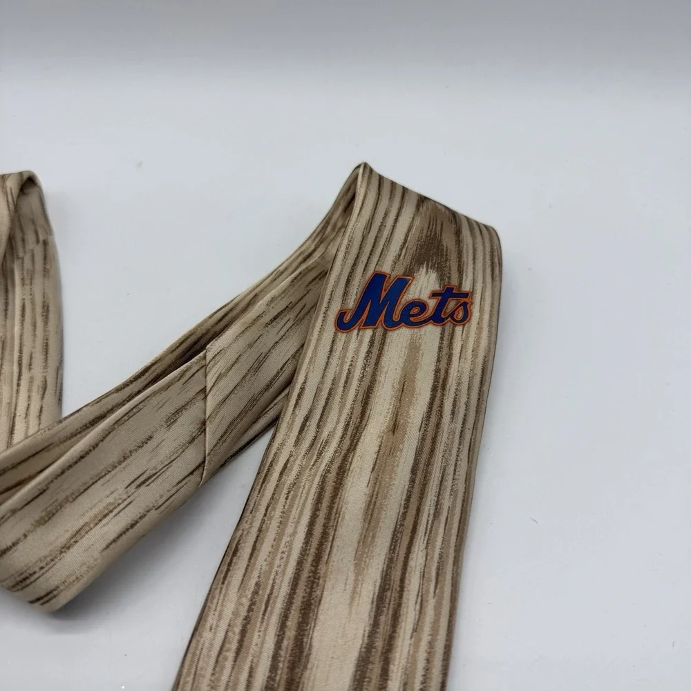 MLB Belle Neckwear Co. Inc. this product
